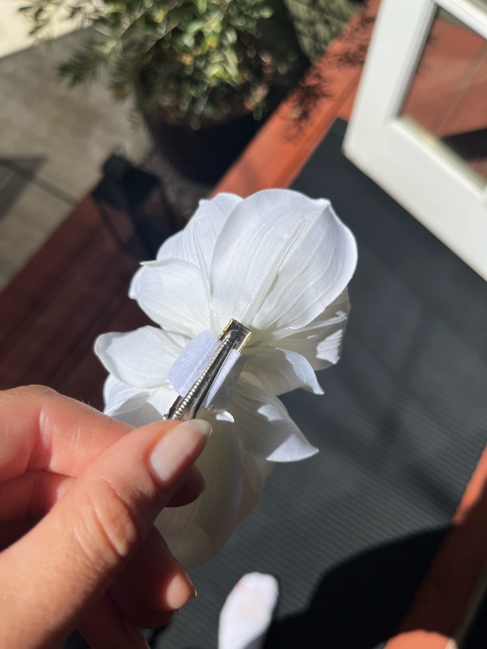 Brand new! Faux orchid hair pin - Picture 4 of 5